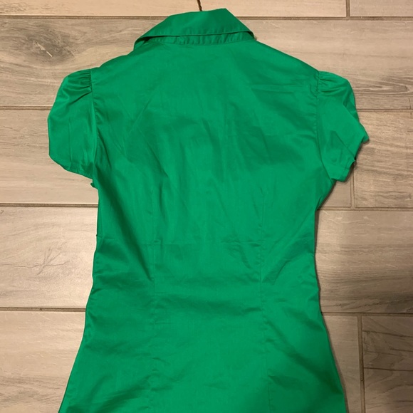 Short sleeve green button down shirt - Picture 4 of 4